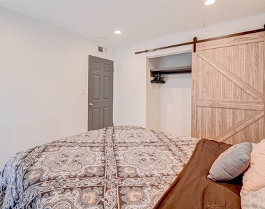 5863 Inwood Drive - Photo Thumbnail 24