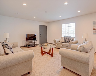 5863 Inwood Drive - Photo Thumbnail 3
