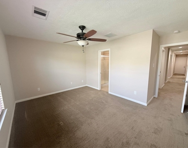 29225 Legends Valley Drive - Photo Thumbnail 11