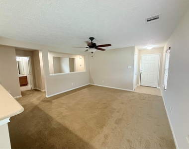 29225 Legends Valley Drive - Photo Thumbnail 6