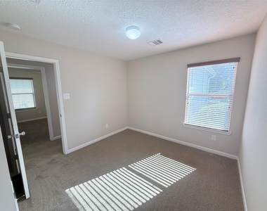 29225 Legends Valley Drive - Photo Thumbnail 20