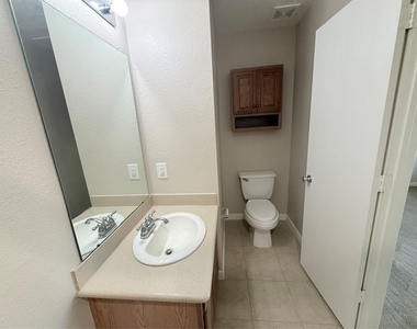 29225 Legends Valley Drive - Photo Thumbnail 14