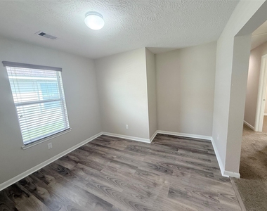 29225 Legends Valley Drive - Photo Thumbnail 17