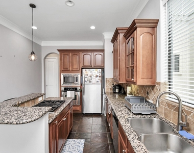 5443 Kansas Street - Photo Thumbnail 10