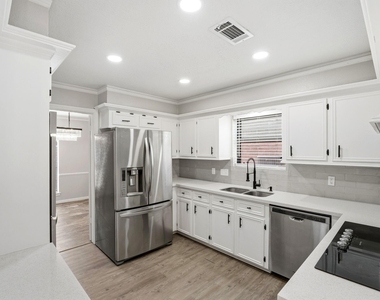 20222 Prince Creek Drive - Photo Thumbnail 11