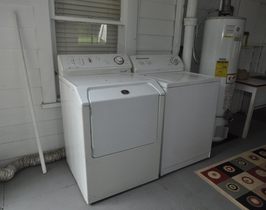 211 E Burress Street - Photo Thumbnail 11