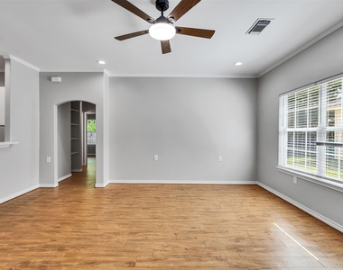 104 Longstreet Road - Photo Thumbnail 7