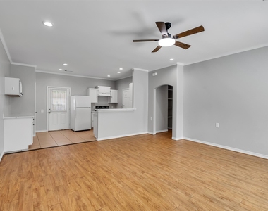 104 Longstreet Road - Photo Thumbnail 3