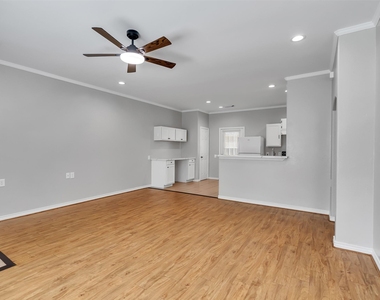 104 Longstreet Road - Photo Thumbnail 5