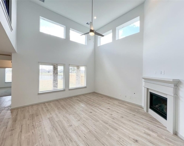 29207 Red Rocks Park Drive - Photo Thumbnail 5