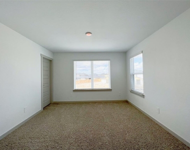 29207 Red Rocks Park Drive - Photo Thumbnail 14