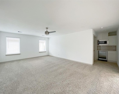 29207 Red Rocks Park Drive - Photo Thumbnail 18