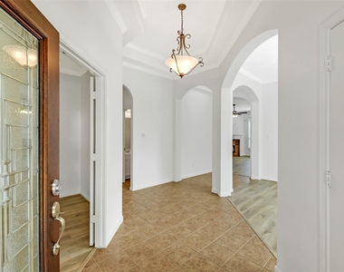 19227 Countryhills Court - Photo Thumbnail 5