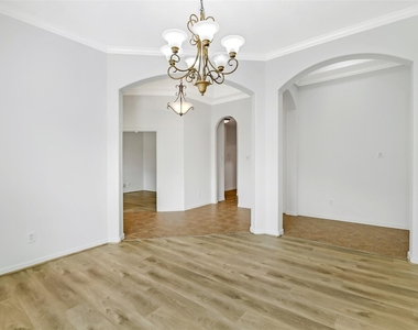 19227 Countryhills Court - Photo Thumbnail 6