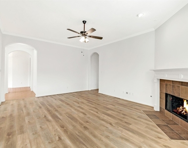 19227 Countryhills Court - Photo Thumbnail 10