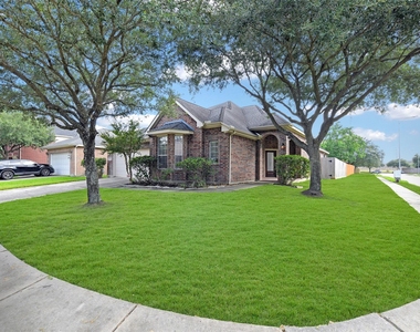 19227 Countryhills Court - Photo Thumbnail 3