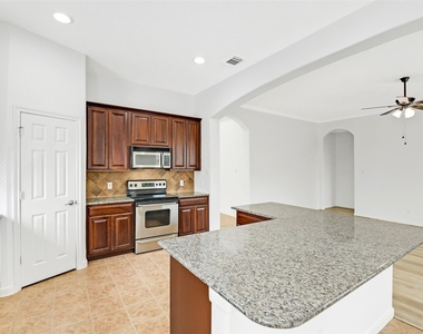 19227 Countryhills Court - Photo Thumbnail 14