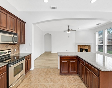 19227 Countryhills Court - Photo Thumbnail 12