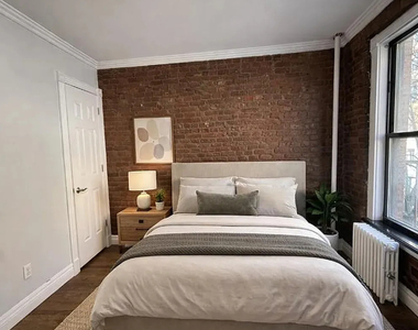 5 West 103rd Street - Photo Thumbnail 2