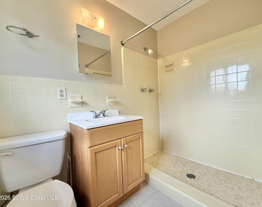 1635 Nassau Street - Photo Thumbnail 5