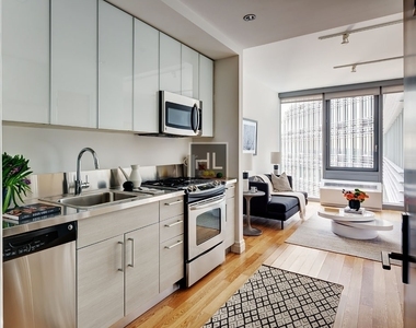 West 54th Street - Photo Thumbnail 3