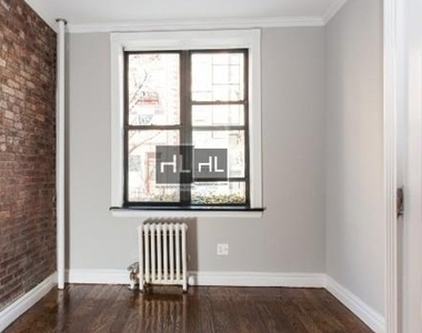 East 5th Street - Photo Thumbnail 6