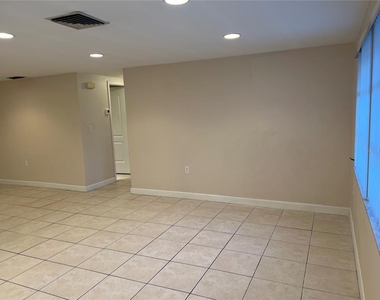 5945 Mockingbird Drive - Photo Thumbnail 6