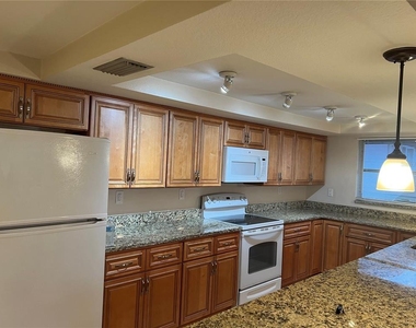 5945 Mockingbird Drive - Photo Thumbnail 13