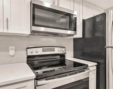 5900 22nd Ave N 5900 22nd Ave N Unit 1 - Photo Thumbnail 4