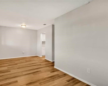 5900 22nd Ave N 5900 22nd Ave N Unit 1 - Photo Thumbnail 6