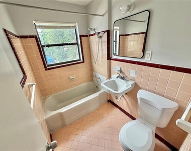1320 18th Avenue S - Photo Thumbnail 8