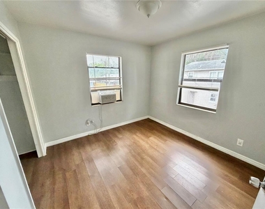 1320 18th Avenue S - Photo Thumbnail 4