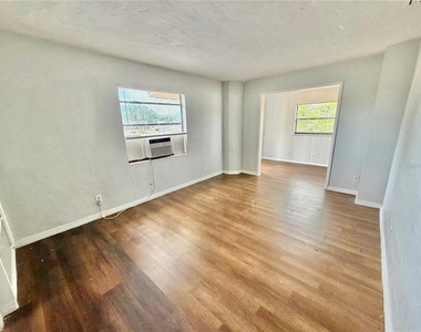 1320 18th Avenue S - Photo Thumbnail 1
