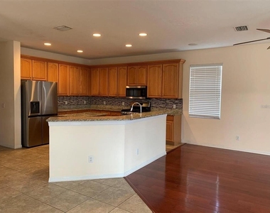 20110 Nob Oak Avenue - Photo Thumbnail 13