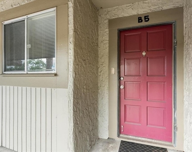 6332 Newtown Circle - Photo Thumbnail 2