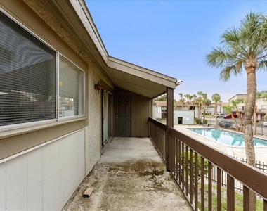 6332 Newtown Circle - Photo Thumbnail 24