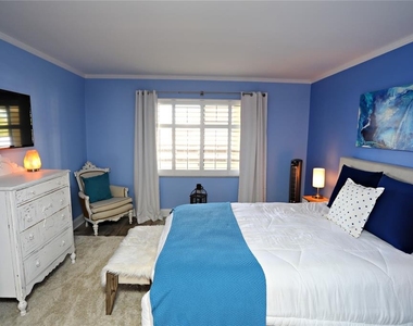 103 1st Street E - Photo Thumbnail 15
