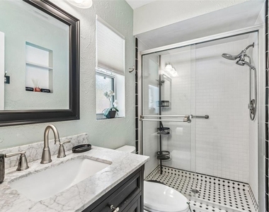 6765 11th Avenue N - Photo Thumbnail 22