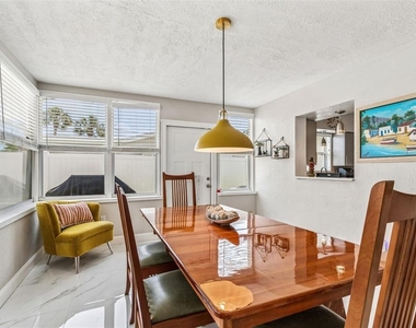 6765 11th Avenue N - Photo Thumbnail 12