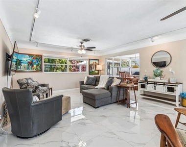 6765 11th Avenue N - Photo Thumbnail 5