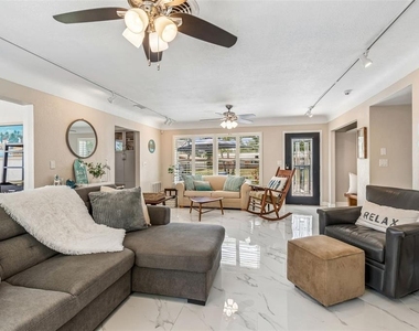 6765 11th Avenue N - Photo Thumbnail 9