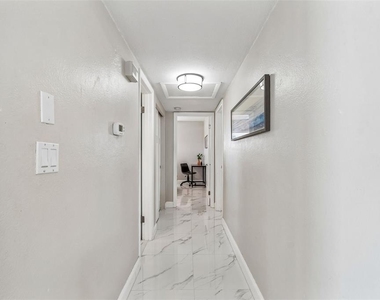 6765 11th Avenue N - Photo Thumbnail 17