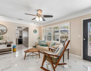 6765 11th Avenue N - Photo Thumbnail 7