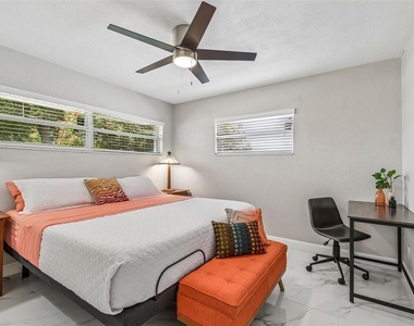 6765 11th Avenue N - Photo Thumbnail 24