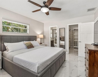 6765 11th Avenue N - Photo Thumbnail 18