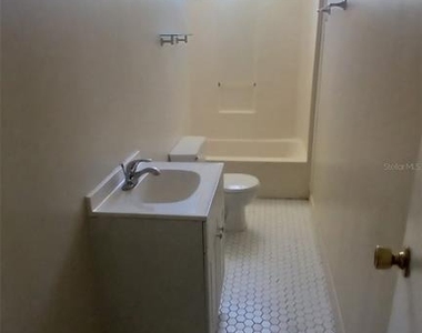 542 Division Street - Photo Thumbnail 5