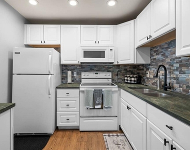 1802 Bedford Terrace - Photo Thumbnail 2