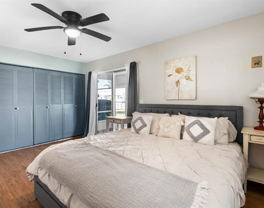 1802 Bedford Terrace - Photo Thumbnail 7