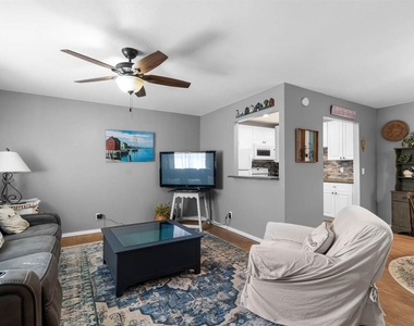 1802 Bedford Terrace - Photo Thumbnail 3