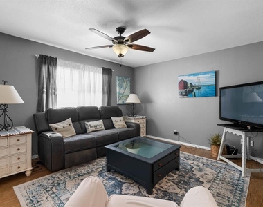 1802 Bedford Terrace - Photo Thumbnail 4